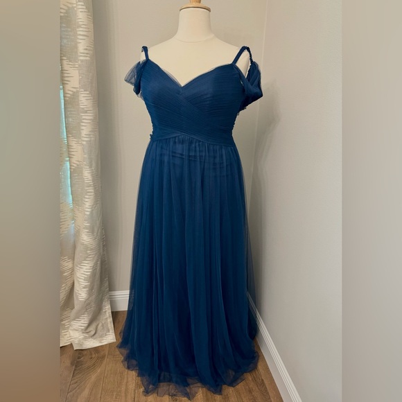 Plus Dress 💙 - Picture 4 of 9